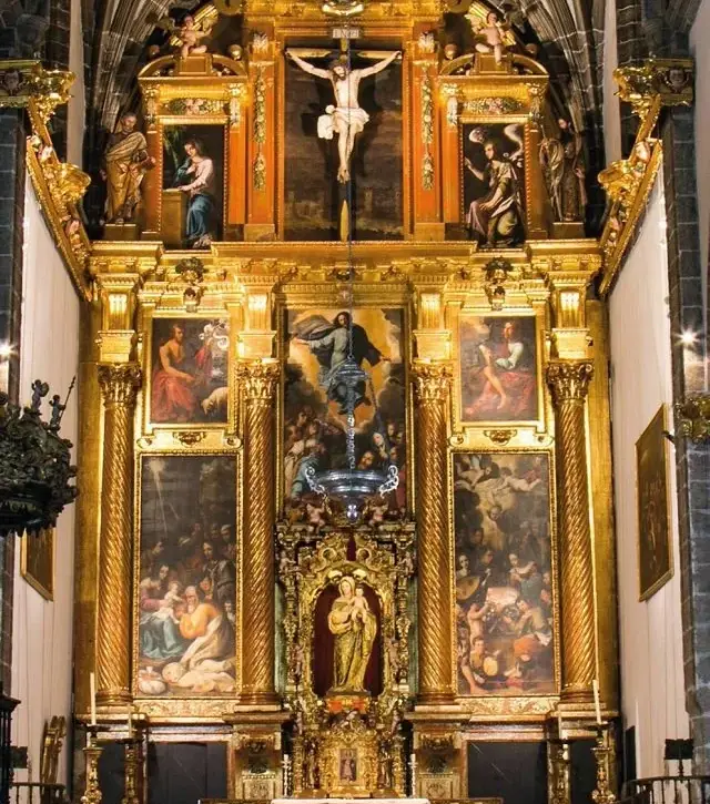 Retablo mayor y Virgen de la Oliva, obra de Alonso Cano (1629-1631), Parroquia de Santa María de la Oliva de Lebrija