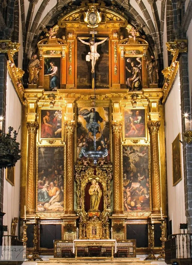 Retablo mayor y Virgen de la Oliva, obra de Alonso Cano (1629-1631), Parroquia de Santa María de la Oliva de Lebrija