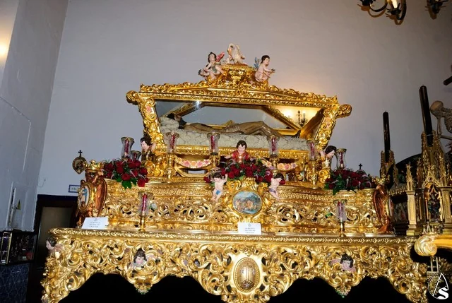 Paso del Duelo del Santo Entierro, talla en madera dorada de estilo neobarroco, Hermandad del Santo Entierro de Alcalá de Guadaíra